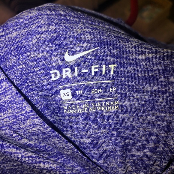 Nike dry fit pullover with hood - Picture 3 of 3